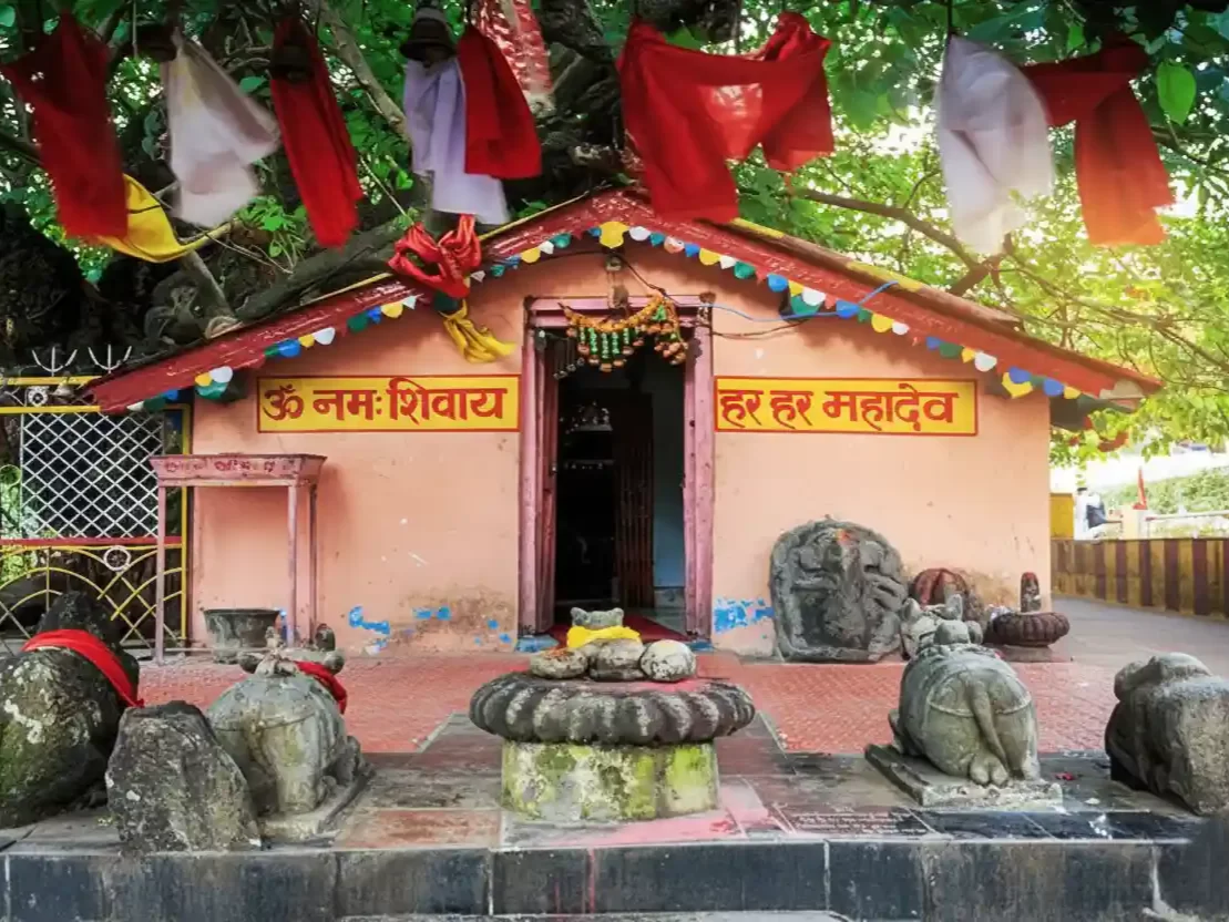 Amar Kalpvriksh Temple, sacred Shiva shrine with Kalpavriksha tree and Nandi statues in serene natural setting