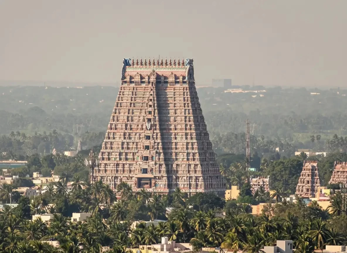 Arulmigu Subramaniya Swami Temple, iconic Murugan temple in Tiruchendur, Tamil Nadu coastal pilgrimage site
