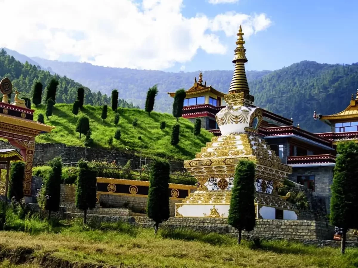 Dirang Dzong Arunachal Pradesh historic hilltop fortress offering panoramic Himalayan views and rich cultural heritage.