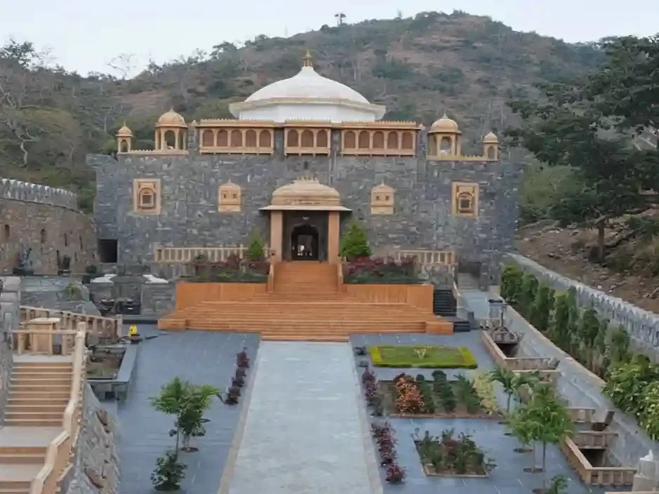 Ganga Goverdhan Museum red sandstone building featuring a rich collection of archaeological artifacts and historical exhibits in Bikaner Rajasthan.