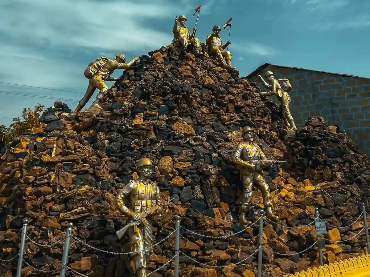 Jaisalmer War Museum expansive outdoor display of captured tanks, fighter jets, and military vehicles commemorating the bravery of Indian soldiers at the Jaisalmer-Jodhpur Highway in Rajasthan.