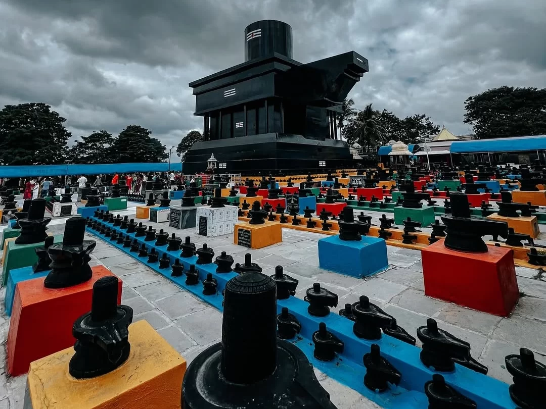 Kotilingeshwara Temple sacred Shiva shrine with numerous lingas in Andhra Pradesh tour packages.