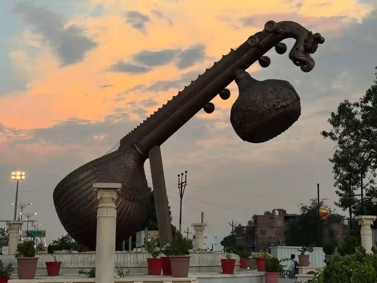 Lata Mangeshkar Chowk Ayodhya, iconic giant veena sculpture tribute to the legendary singer in Uttar Pradesh city landmark.