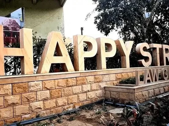 Law Garden, popular public park and vibrant street shopping hub in Ahmedabad known for handicrafts, local food stalls, and lively evening atmosphere.