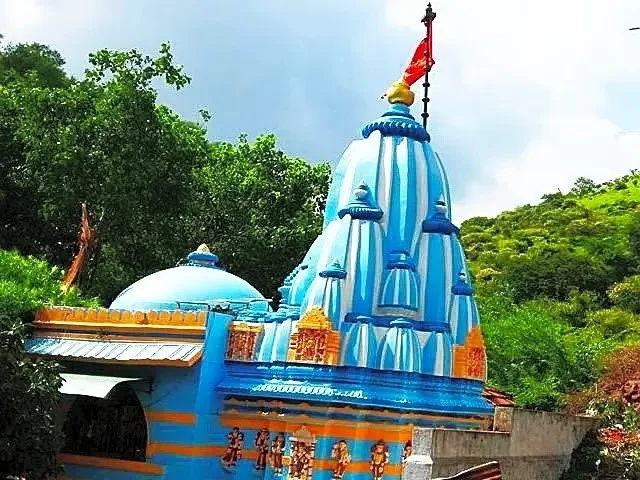 Malnath Mahadev Mandir, ancient Shiva temple in Bhavnagar Gujarat, sacred Hindu pilgrimage site and spiritual landmark.