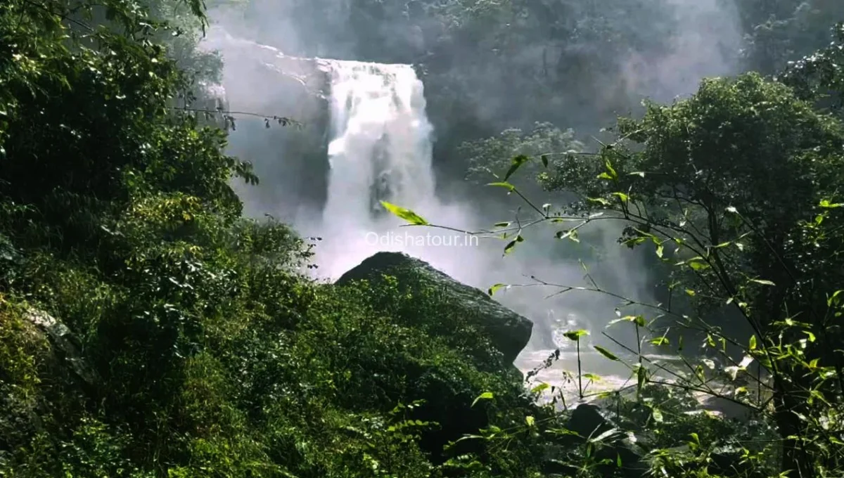 Mankadadian Waterfall