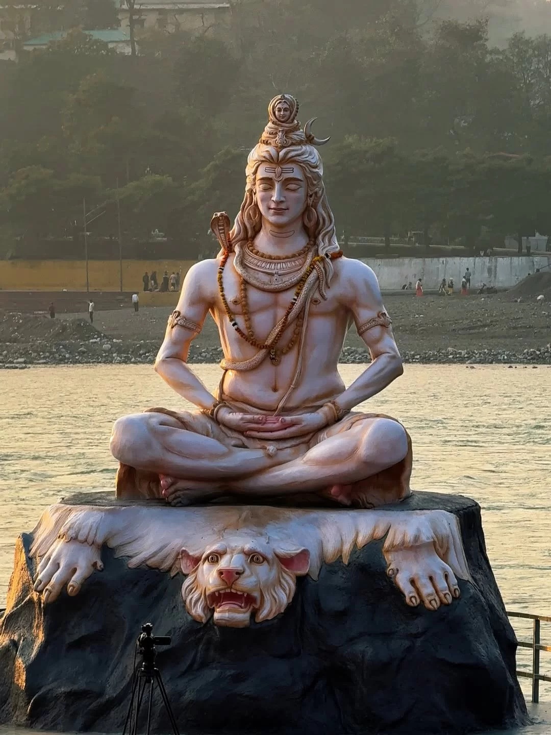 Shiva statue, Rishikesh – iconic Ganga river landmark featured in Uttarakhand tour packages