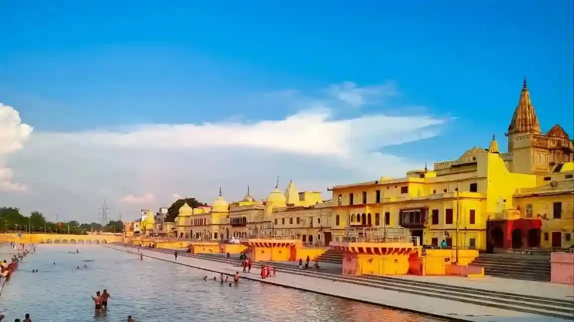 Ram Ki Paidi Ayodhya, sacred riverfront ghats along the Saryu River with temples and devotional ambiance in Uttar Pradesh.