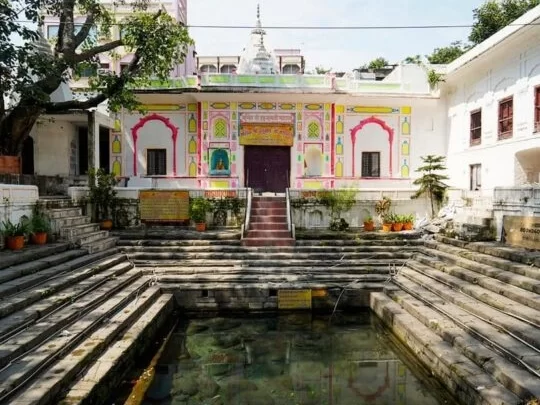 Rishi Kund Haridwar sacred hot water spring temple with ancient kund and Hindu pilgrimage significance