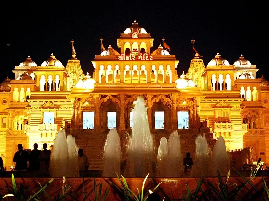 Shree Hari Temple Porbandar, grand illuminated Hindu temple dedicated to Lord Krishna, iconic spiritual and tourist attraction in Gujarat.