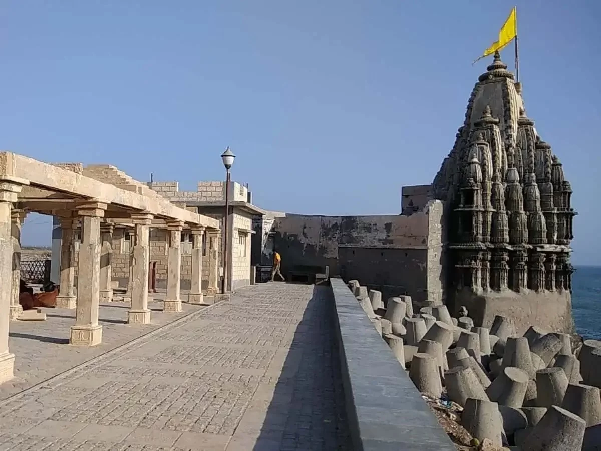 Shree Samudra Narayan Temple Dwarka, ancient seaside Hindu temple in Gujarat, sacred pilgrimage and coastal heritage site.