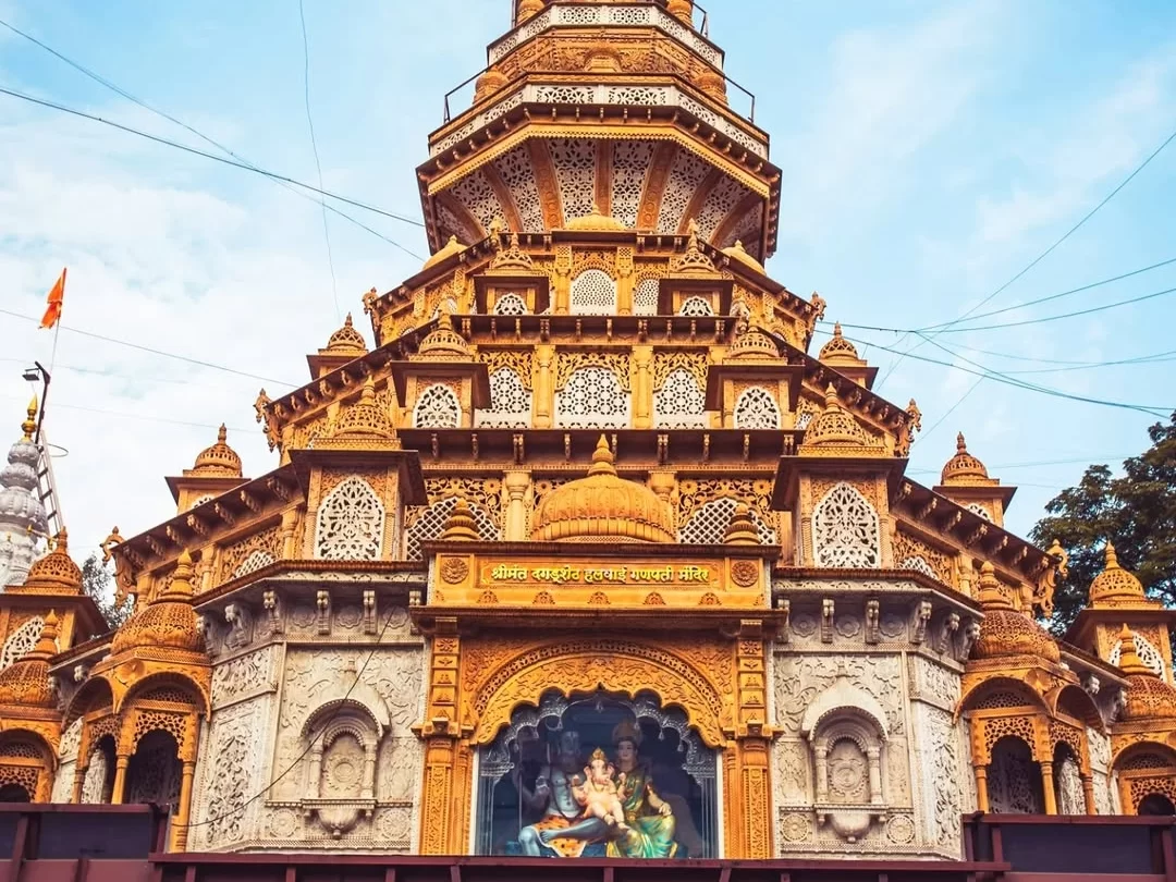 Shrimant Dagdusheth Halwai Ganpati Mandir Pune. Famous Ganesh temple known for grand architecture and festive celebrations.