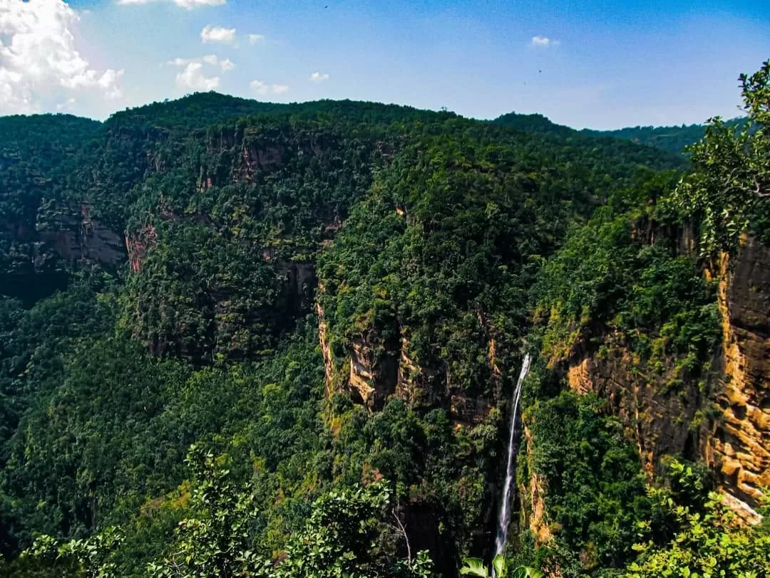 Silver Fall in Pachmarhi with tall cascading waterfall amid lush Satpura hills, Madhya Pradesh nature tourism attraction