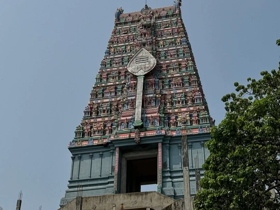 Sri Nageswaraswamy Temple, ancient Shiva temple with colorful Dravidian gopuram architecture in Kumbakonam