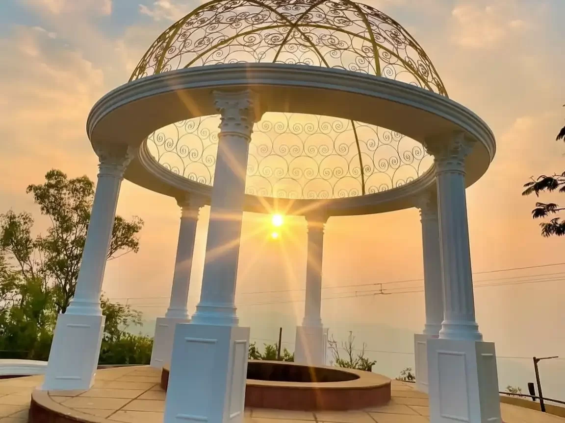 Sydney Point scenic sunset view and valley landscape in Panchgani Maharashtra tour packages