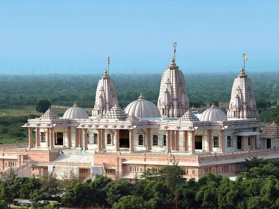 Trimandir Adalaj, unique Jain-Hindu temple complex in Gujarat, spiritual landmark and popular pilgrimage site near Gandhinagar.