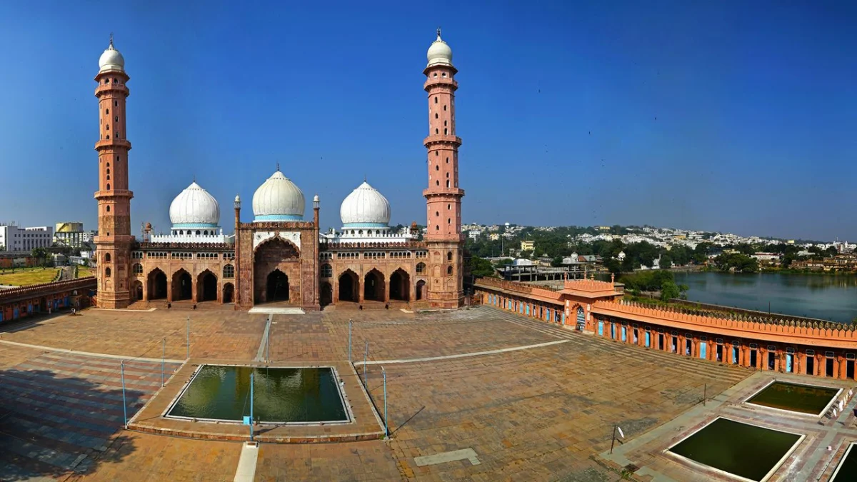 Taj ul Masajid Mosque