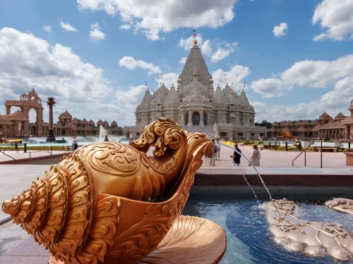 Akshardham Temple Delhi, grand Hindu temple complex with intricate carvings and iconic cultural landmark in India.