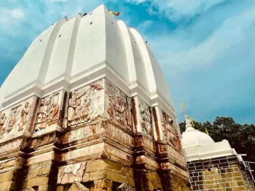 Bharat Mandir Rishikesh ancient Hindu temple with white dome and intricate stone carvings near Triveni Ghat