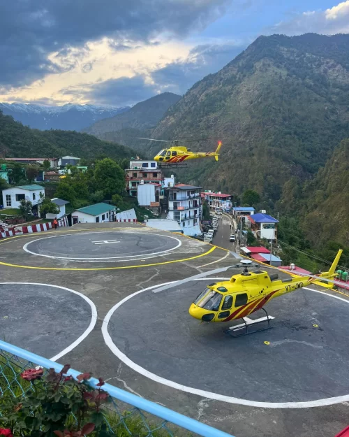 Kedarnath Heli Service helicopter shuttle with Himalayan mountain views in Uttarakhand tour packages