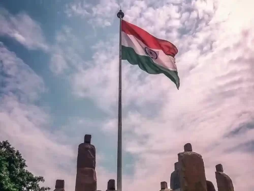 Central Park lush green landscape and walking paths in Jaipur, featuring the tallest national flag in Rajasthan.