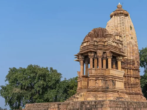 Chaturbhuj Temple in Khajuraho, Madhya Pradesh, showcasing intricate sandstone carvings and towering shikhara architecture, a highlight of Madhya Pradesh tour packages