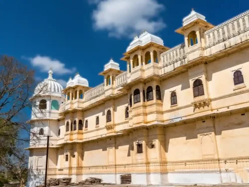 Fateh Prakash Palace luxury heritage hotel on the shores of Lake Pichola featuring historic architecture in Udaipur.