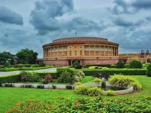 Hiralaxmi Memorial Craft Park Bhuj, cultural craft park in Kutch Gujarat showcasing traditional handicrafts and artisan heritage.