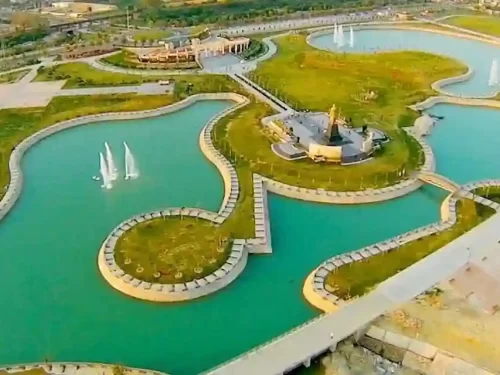 Janeshwar Mishra Park Lucknow, sprawling urban park with scenic lakes, fountains and landscaped gardens, one of the largest parks in Asia in Uttar Pradesh.