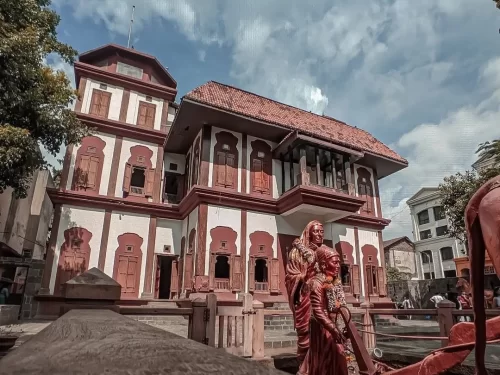 Laal Mahal Pune. Historic red palace associated with Chhatrapati Shivaji Maharaj in the heart of the city.