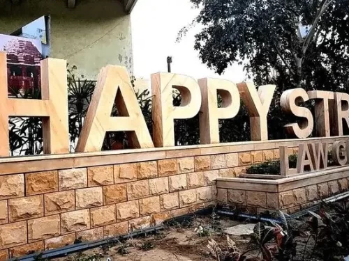 Law Garden, popular public park and vibrant street shopping hub in Ahmedabad known for handicrafts, local food stalls, and lively evening atmosphere.