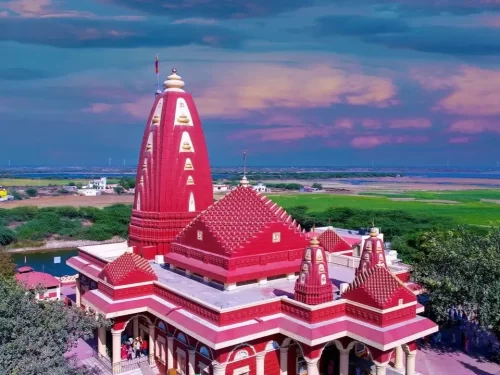 Nageshwar Jyotirling Temple Dwarka, sacred Shiva Jyotirlinga shrine in Gujarat, revered Hindu pilgrimage and spiritual landmark.