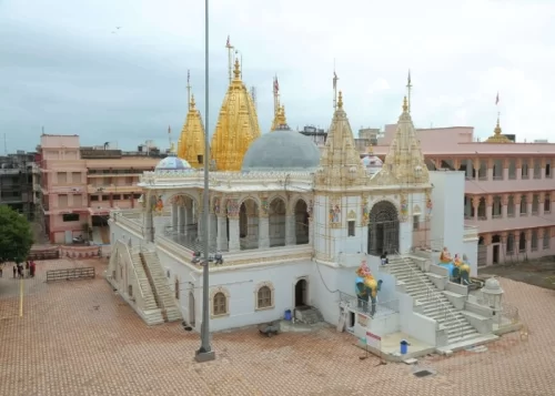 Shree Swaminarayan Mukhya Temple Junagadh, historic Hindu temple in Gujarat, sacred pilgrimage site and architectural landmark in India.