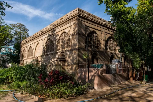 Siddi Saiyad Mosque 