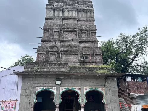 Sri Ahobila Mutt's Sri Balaji Mandir Mumbai. Historic Hindu temple dedicated to Lord Balaji with traditional architecture.