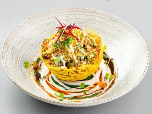 Taj Mahal at Agra during sunset, featuring water reflections, perfect romantic experience Uttar Pradesh tour package.