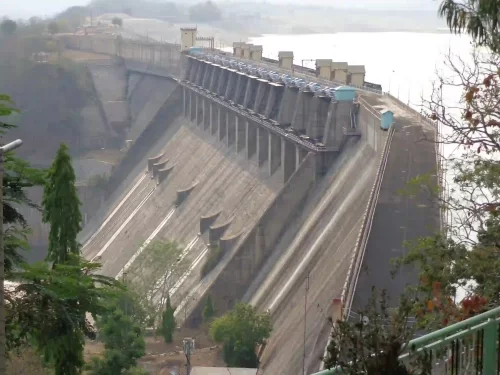 Totladoh Dam Pench scenic reservoir and hydro project site in Madhya Pradesh tour packages