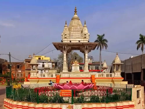 Tulsi Udyan Ayodhya serene garden dedicated to Goswami Tulsidas, featuring landscaped lawns, temple pavilion, and peaceful cultural ambiance in Uttar Pradesh.