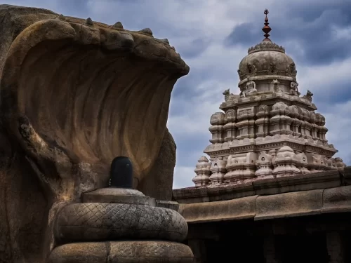 Veerbhadra Swamy Temple Lepakshi iconic Nandi and temple architecture in Andhra Pradesh tour packages.