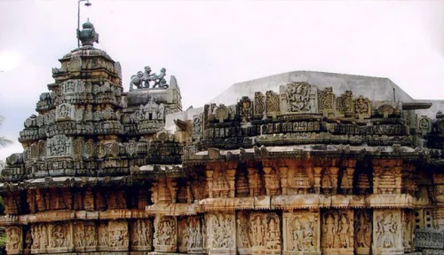 Shri Mahabaleshwara Temple in Gokarna during daylight, featuring ancient stone carvings and Dravidian architecture, perfect spiritual experience, Karnataka tour packages.